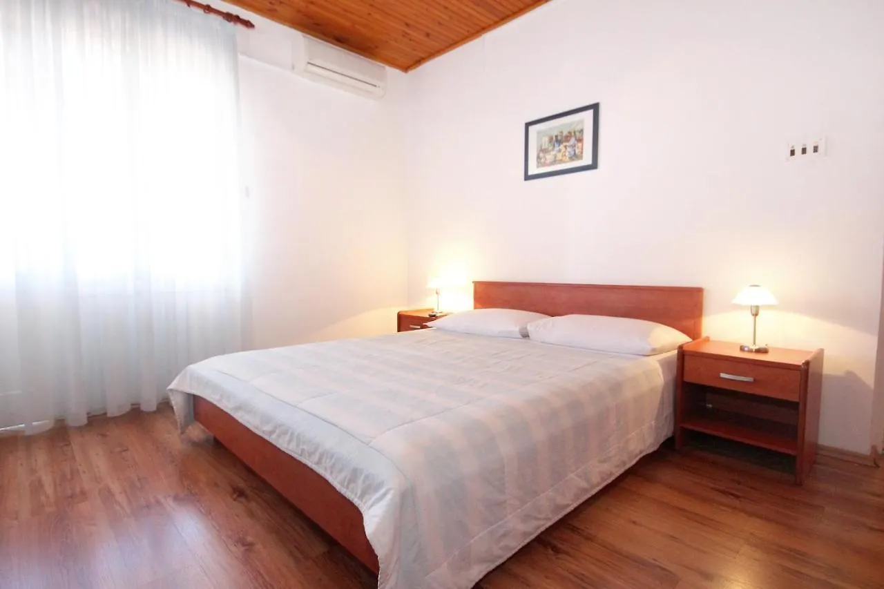 Double Room Mandre 3557B Kolan Croatia